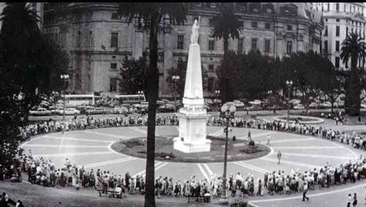 Las Madres de Plaza de Mayo: 43 años